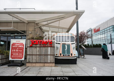 Jamie è il ristorante italiano in il Westfield Shopping Centre a Shepherd's Bush, White City di Londra, Regno Unito Foto Stock