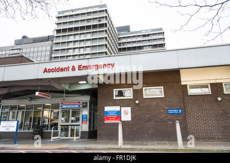 Esterno del Charing Cross Hospital a SW London, Regno Unito Foto Stock