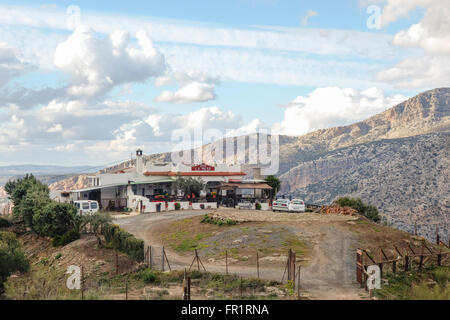 Bar ristorante La Mesa, en la Mesa de villaverde. Montagne El Chorro, Malaga, Andalusia, Spagna. Foto Stock