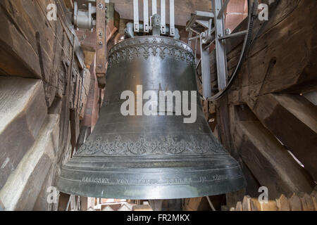 Basel, Svizzera - 16 agosto 2014: grande campana Basilea Minster Foto Stock