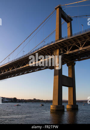 Il ponte Tamar al tramonto Foto Stock