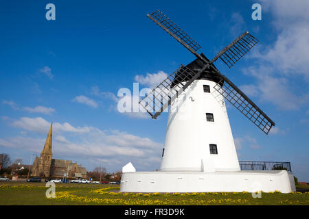 Il mulino a vento a Lytham St Annes seaside resort Near Blackpool, Lancashire, Regno Unito Foto Stock