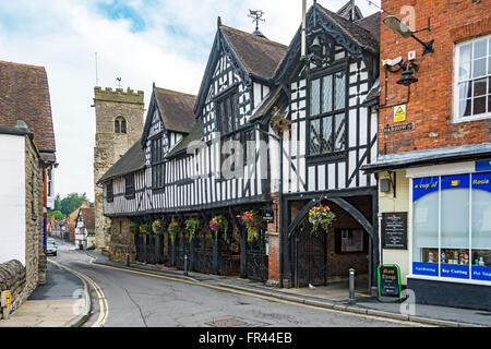 La Guildhall e burro di mercato (XVI secolo), Willmore Street, Much Wenlock, Shropshire, Inghilterra, Regno Unito Foto Stock