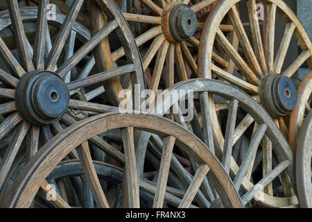 Vecchie ruote di carri Foto Stock