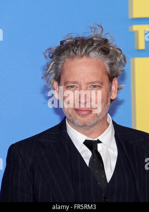 Monaco di Baviera, Germania. 20 Mar, 2016. Direttore britannico Dexter Fletcher arriva per una speciale proiezione di Eddie "L'Aquila" a Monaco di Baviera, Germania, 20 marzo 2016. Foto: Ursula Dueren/dpa/Alamy Live News Foto Stock