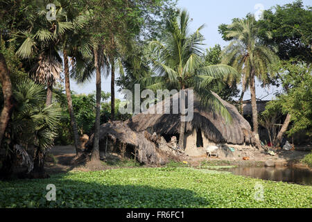 Villaggio bengalese Dicembre 03, 2012 in Baidyapur, India. Foto Stock