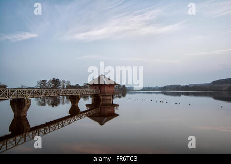 Serbatoio Cropston nel Leicestershire al tramonto. Foto Stock