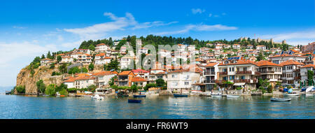 Repubblica di Macedonia, Ohrid, classificato come patrimonio mondiale dall UNESCO centro città in riva al lago, panorama su Ohrid Foto Stock