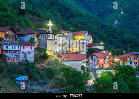 Repubblica di Macedonia, Mavrovo National Park, Jance, villaggio di montagna Foto Stock