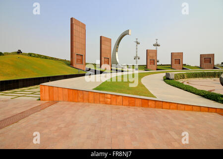 La religione sikh storia raccontata nei monumenti scultorei di Guru Teg Bahadur Memorial Gardens, New Delhi, India. Foto Stock