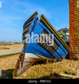 Whitstable Oyster Company barca spiaggia whitstable kent england Foto Stock