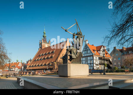 Jan Hevelius statua in Gdansk città vecchia, Polonia. Foto Stock