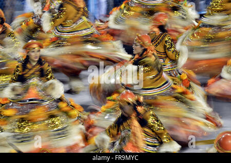 Sfilata di Carnevale del Gremio Recreativo Escola de Samba Academicos Willow Foto Stock