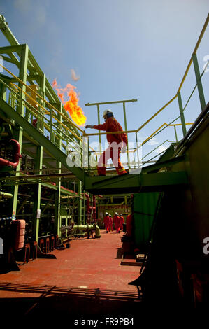 La produzione di olio di piattaforma in Tupi campo nella fase di pre-sale Foto Stock