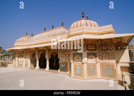 Sala ornata all'interno del Forte Amber, vicino Jaipur, Rajasthan, India Foto Stock