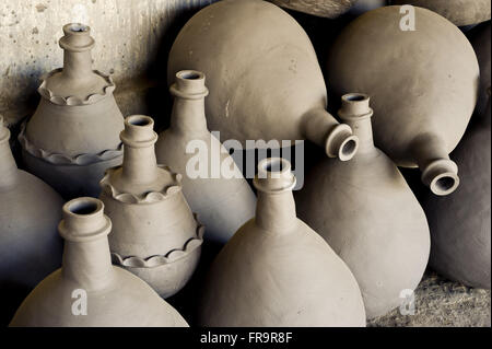 Coccio di terracotta fatte da Dona Ferreira Andrelina Fiori Foto Stock