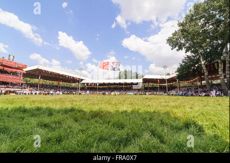 Kirkpinar wrestling area. Kirkpinar turco è un olio-wrestling (turco: yagli gures) tournament Foto Stock