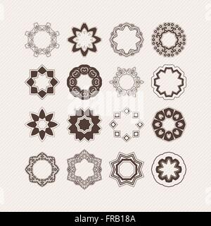 Set di vettore ornati mandala bordi e cornici. Pizzo gotico tatuaggi. Celtic tessere con angoli acuti. Illustrazione Vettoriale