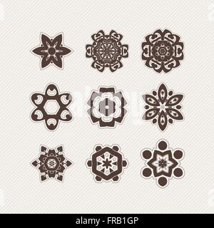 Set di vettore ornati mandala simboli. Pizzo gotico tatuaggio. Celtic tessere con angoli acuti. Illustrazione Vettoriale