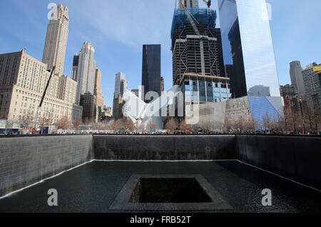 Il nord pool di occhio e Trasporto hub al One World Trade Center al 9/11 settembre 11 Memorial nella città di New York New York, Foto Stock