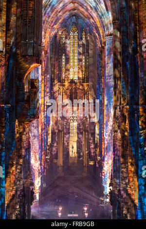LUX Eucharistica, la cattedrale di Colonia illuminazione da artisti tedeschi' team Casa magica in occasione del Congresso Eucaristico 2013 Foto Stock