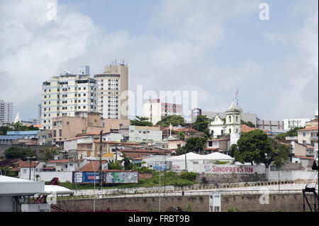 Vista della città dal fiume Potengi Foto Stock