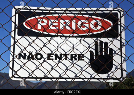 Scheda di sicurezza che indica pericolo NON ENTRARE Foto Stock