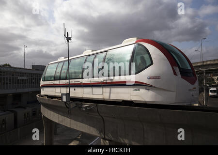 Aeromóvel - liga Estação Aeroporto do metrô ao terminale 1 do Aeroporto Internacional Salgado Filho Foto Stock