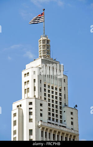 Stato di São Paulo bandiera nella torre del palazzo Altino Arantes edificio noto anche come Banespa Foto Stock