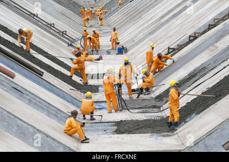 Cementificazione del canale di bypass del Rio Sao Francisco - asse est Foto Stock