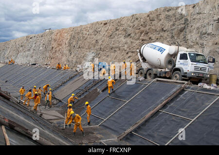 Cementificazione del canale di bypass del Rio Sao Francisco - asse est Foto Stock