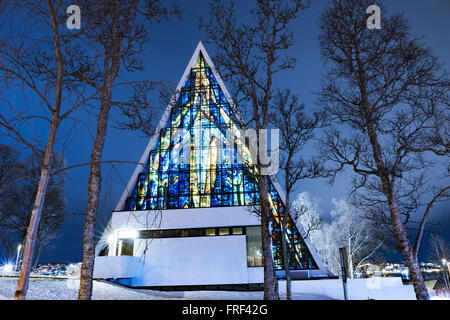 Cattedrale Artica di notte in Tromso, Norvegia. Foto Stock