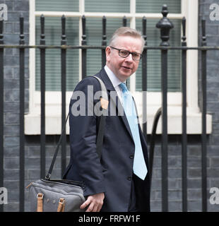 Londra REGNO UNITO, 22 Marzo 2016,Michael Gove, giustizia Segretario, foglie di Downing Street dopo la riunione di gabinetto a seguito di attacchi di Bruxelles Credito: Ian Davidson/Alamy Live News Foto Stock