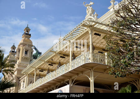 Dettaglio della facciata sul mare del Casinò di Monte Carlo a Monaco, Francia Foto Stock