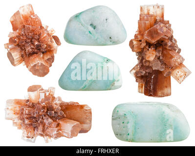 Set di marrone a cristalli di aragonite e blu lucido pietre minerali isolati su sfondo bianco Foto Stock