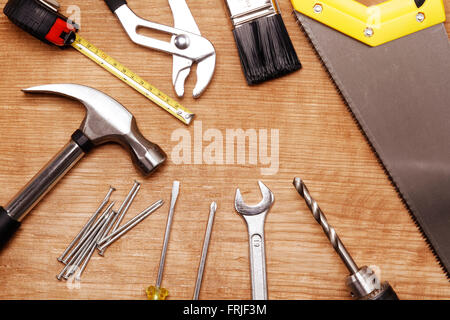 Un assortimento di strumenti di lavoro su legno Foto Stock
