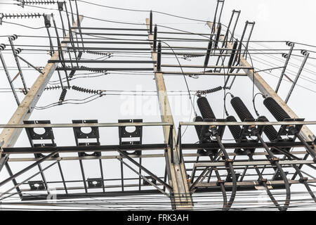 Alta tensione elettrica stazione di distribuzione Foto Stock