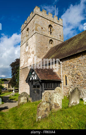 La chiesa di San Giacomo (circa del XII secolo) nel villaggio di Cardington, vicino a Church Stretton, Shropshire, Inghilterra, Regno Unito Foto Stock