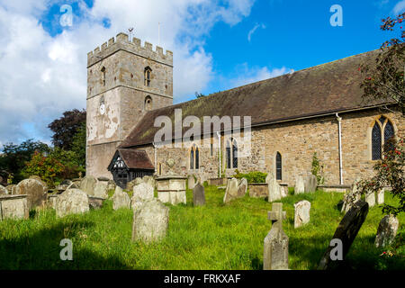 La chiesa di San Giacomo (circa del XII secolo) nel villaggio di Cardington, vicino a Church Stretton, Shropshire, Inghilterra, Regno Unito Foto Stock