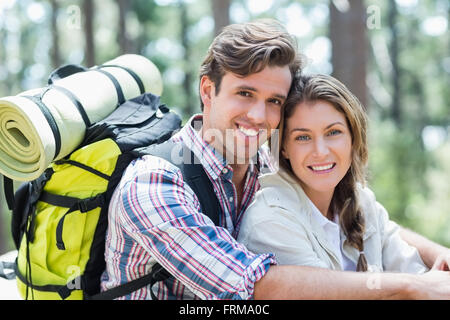 Ritratto di giovane coppia sorridente rilassante Foto Stock