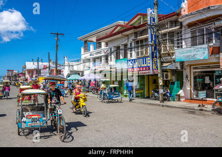 Filippine Leyte Baybay uno delle strade trafficate del piccolo porto di Baybay Adrian Baker Foto Stock