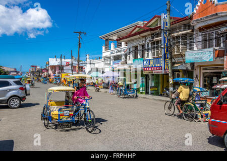 Filippine Leyte Baybay uno delle strade trafficate del piccolo porto di Baybay Adrian Baker Foto Stock