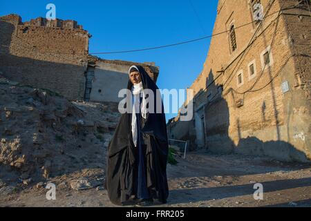 Vecchia donna di Erbil in città vecchia Foto Stock