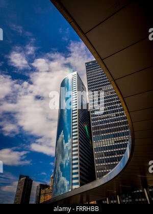 Tetto curvo di Staten Island Ferry, terminale di Whitehall, Manhattan. 4 Whitehall Street New York NY 10004, USA. Grattacielo office Foto Stock