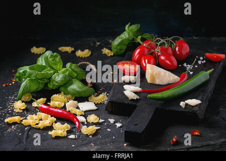 Ingredienti per la salsa di spaghetti Foto Stock