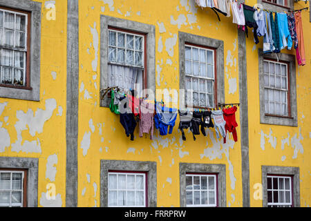 Lavaggio Asciugatura a Porto, Portogallo Foto Stock