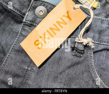 Skinny Jeans in mens negozio di abbigliamento. Regno Unito Foto Stock