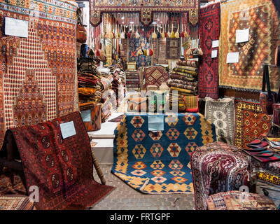 Tappeti kilim e negozio nel Souk di Deira in Dubai Emirati Arabi Uniti Foto Stock