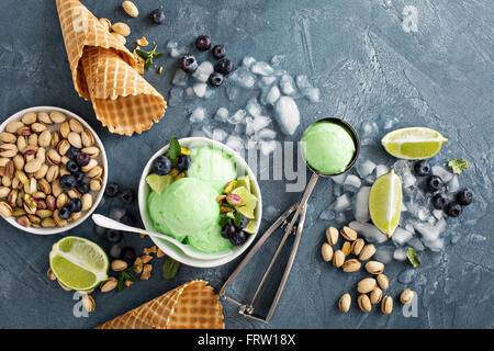 Verde lime rinfrescante pistacchio gelato Foto Stock