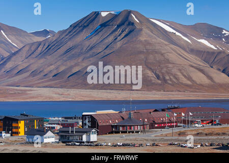 Stazione di ricerca della Norsk Polarinstitutt / Istituto polare norvegese per la ricerca polare a Ny Ålesund-Isole Svalbard, Norvegia Foto Stock